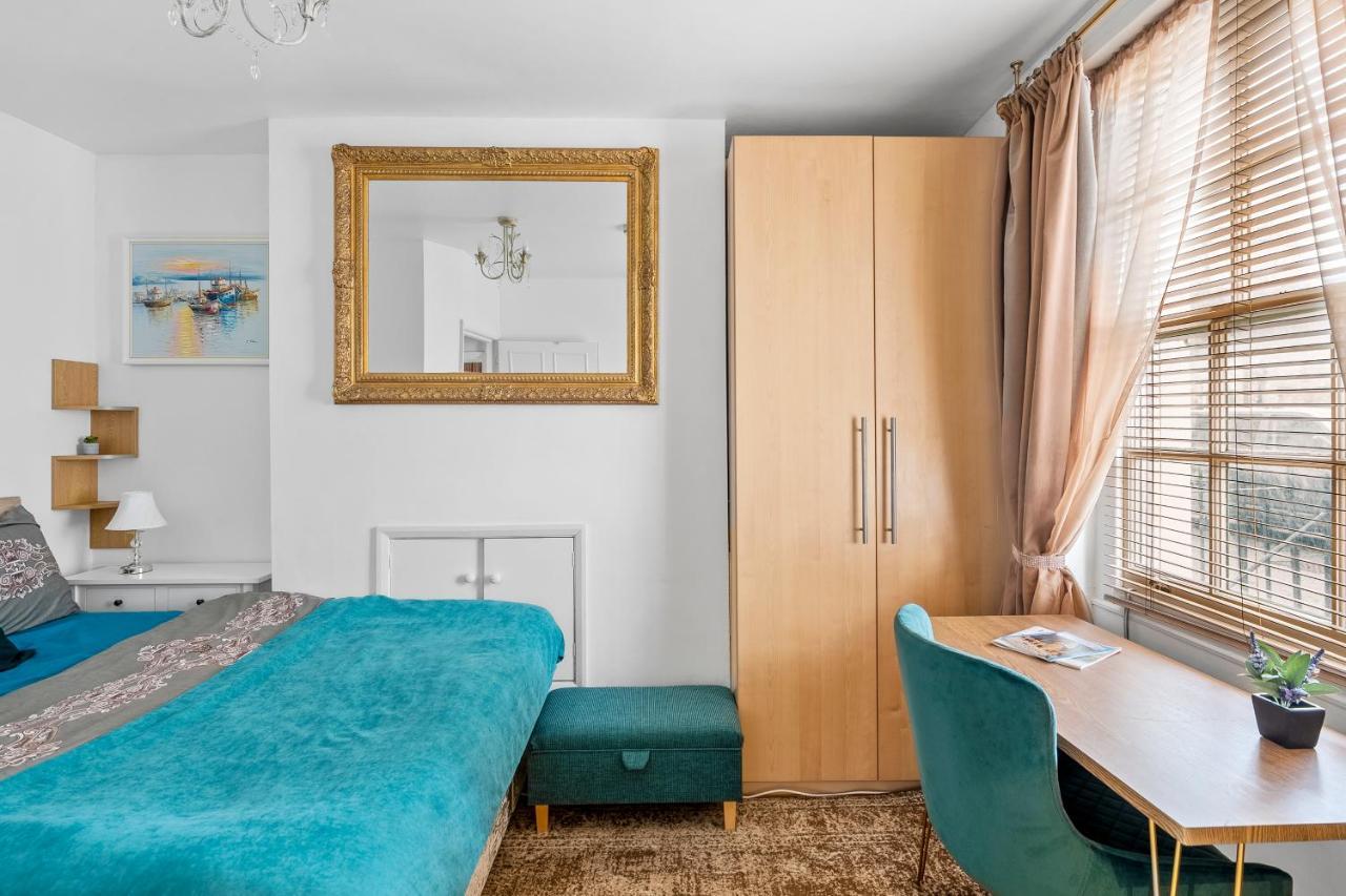 Marylebone Near Regent's Park, Baker Street * London